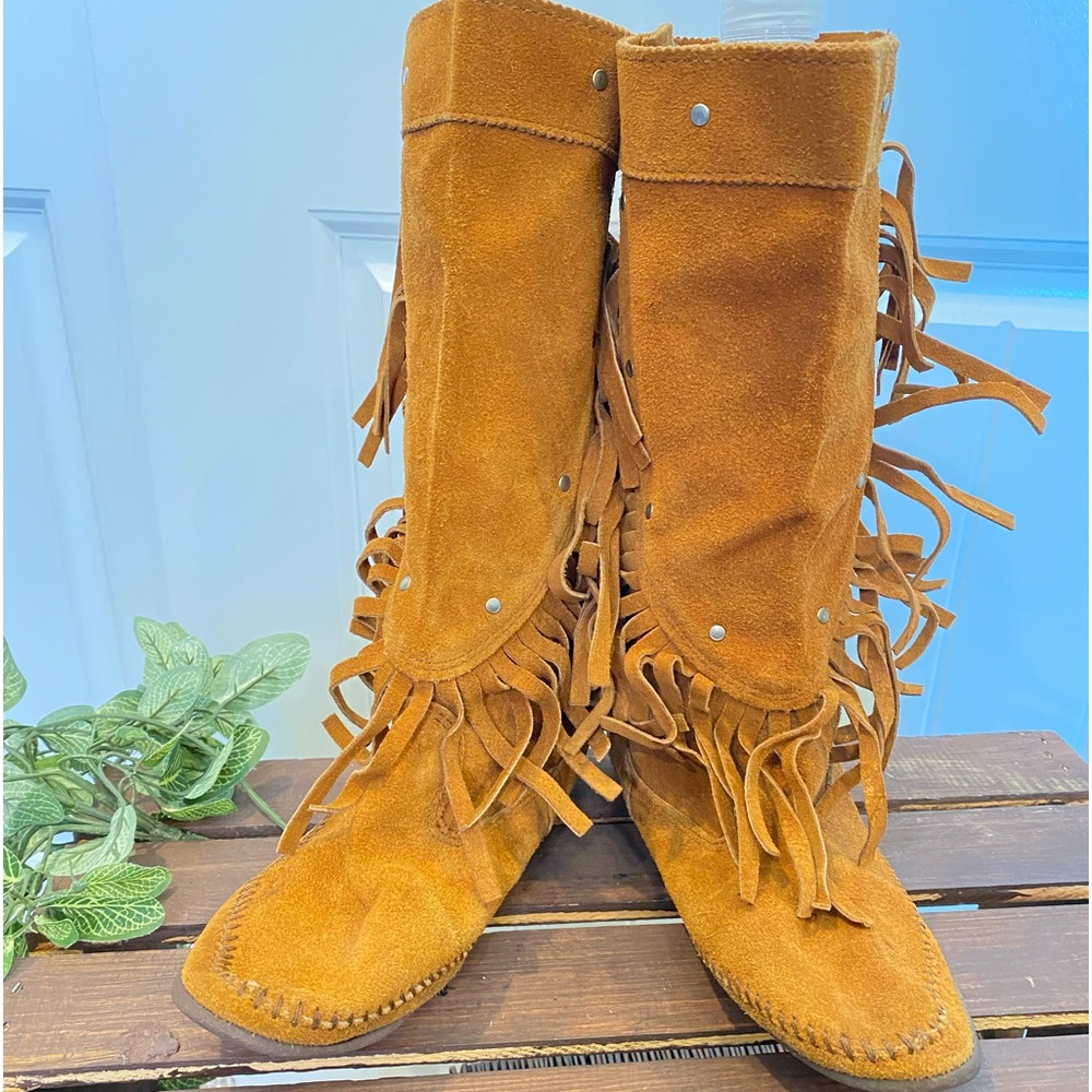Minnetonka Chestnut Suede Fringe Moccasin Boots